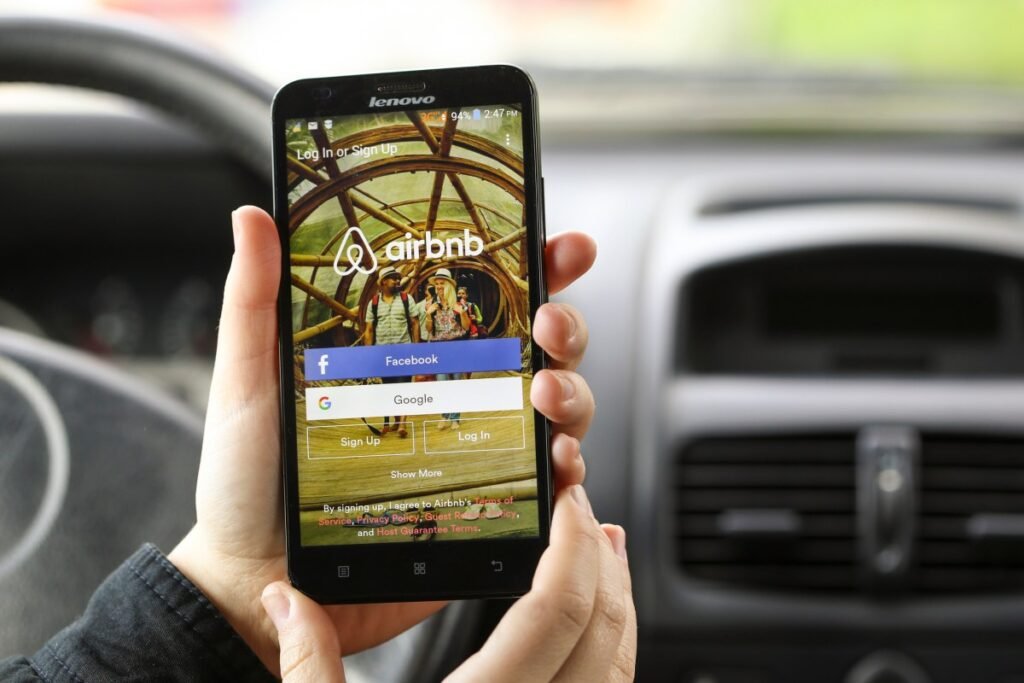 Airbnb launches AI customer service bot in the US