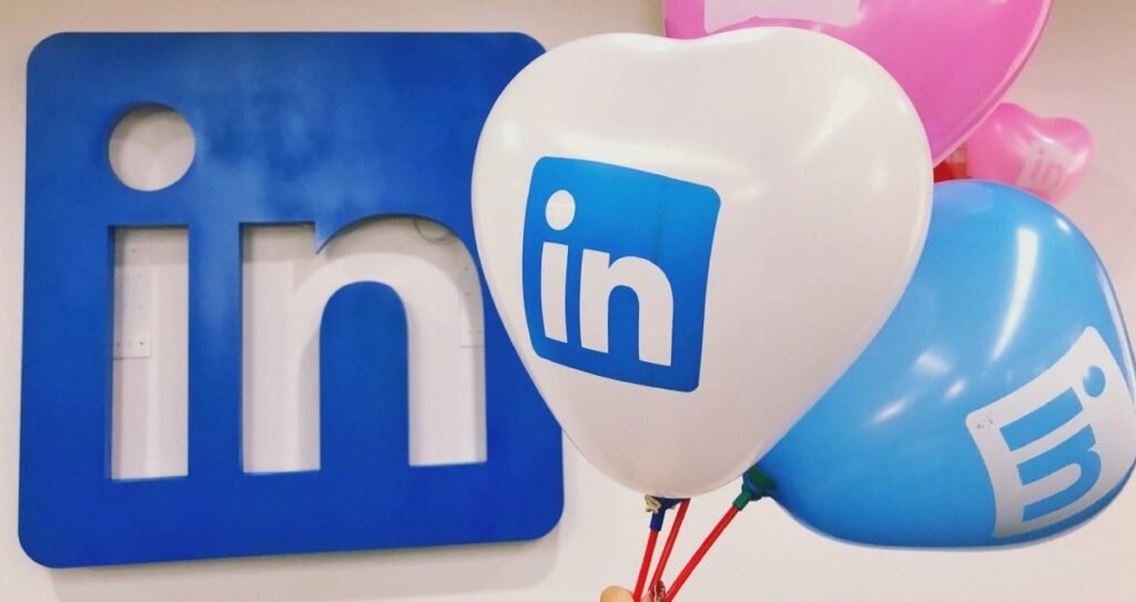 LinkedIn Surpasses $2 Billion in Premium Revenue in 12 Months, Overall Revenue Up 9% on the Year